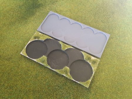 Round and Pill Base Movement Trays for Cavalry